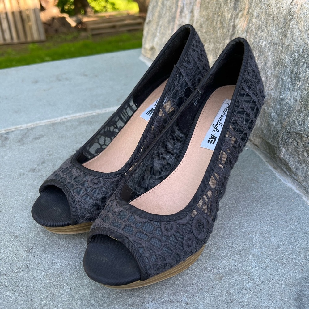 American Eagle black lace detail wedges, size 8